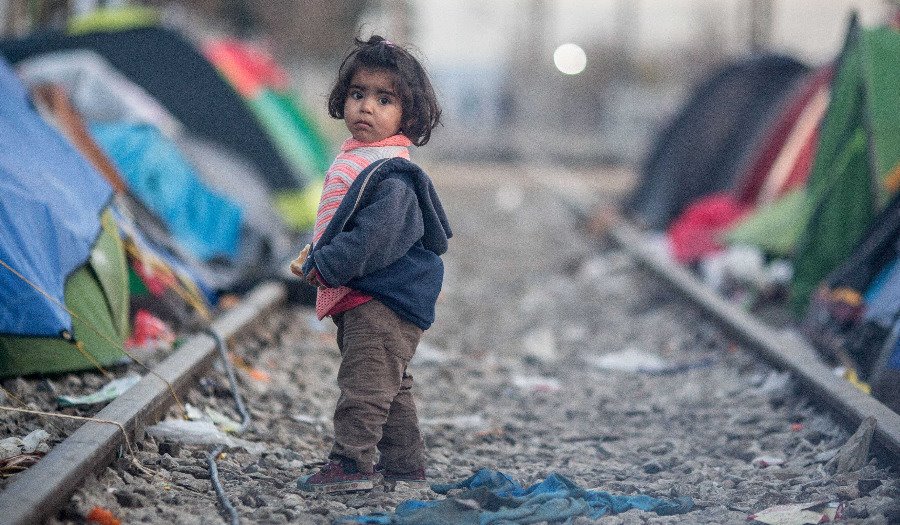 vluchtelingenkind in opvangkamp